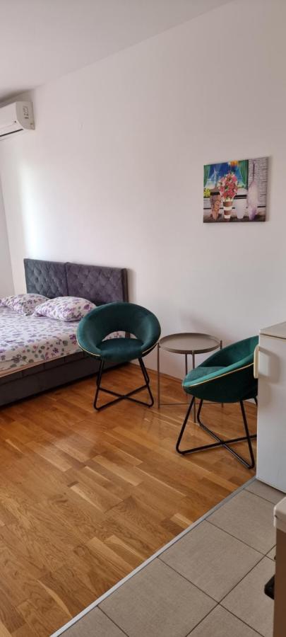 Naki Apartmani Подгорица Екстериор снимка