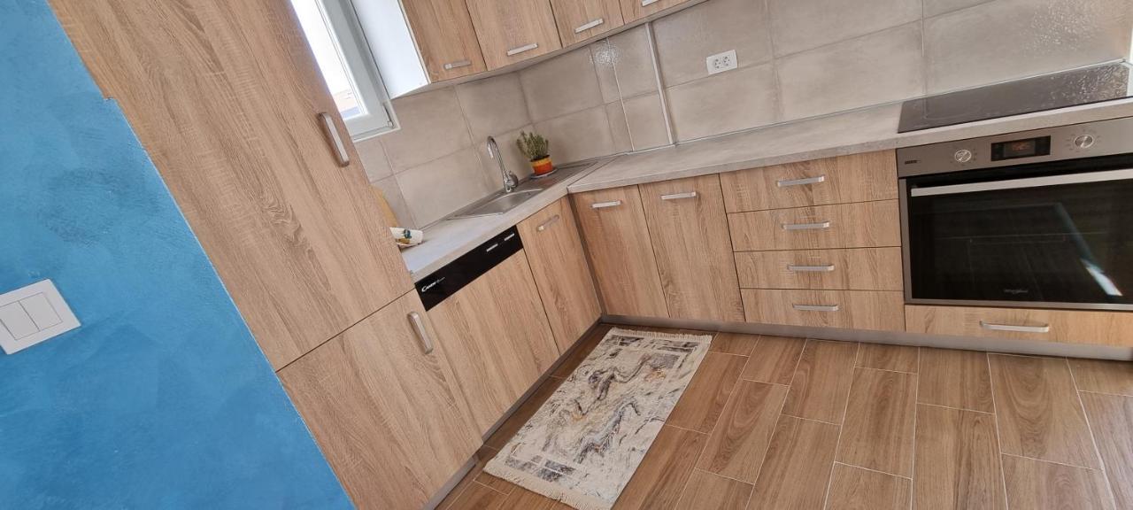 Naki Apartmani Подгорица Екстериор снимка