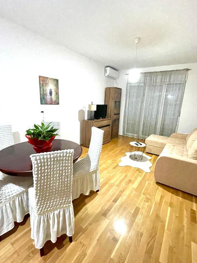 Naki Apartmani Подгорица Екстериор снимка