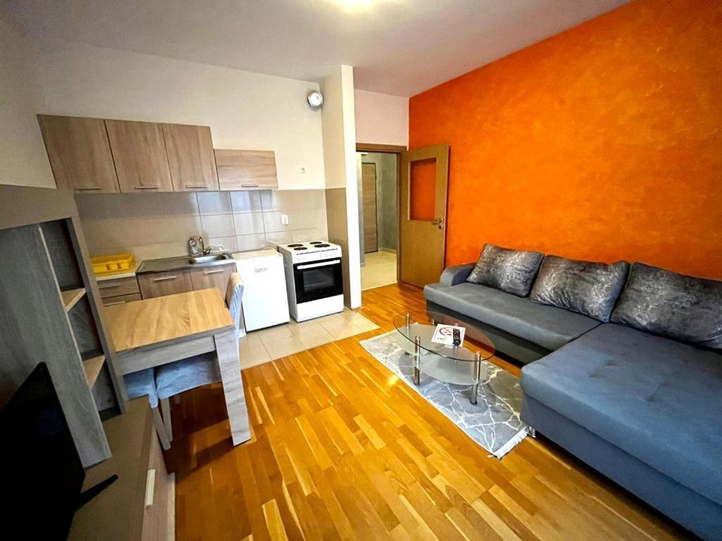 Naki Apartmani Подгорица Екстериор снимка