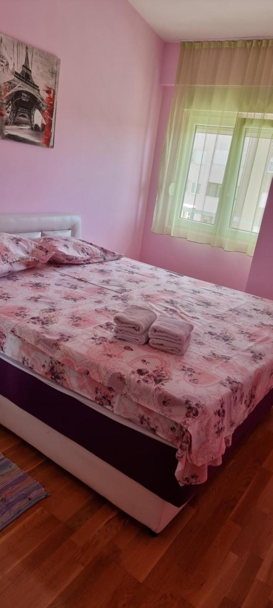 Naki Apartmani Подгорица Стая снимка